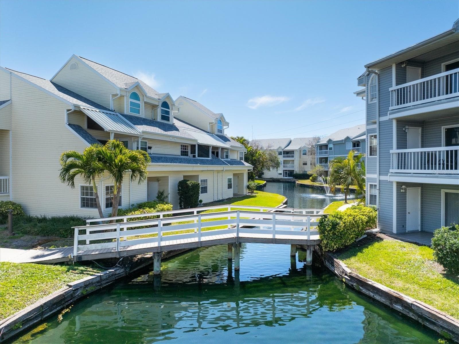 Beautiful complex to walk. - 6931 STONES THROW CIR N #5302, ST PETERSBURG