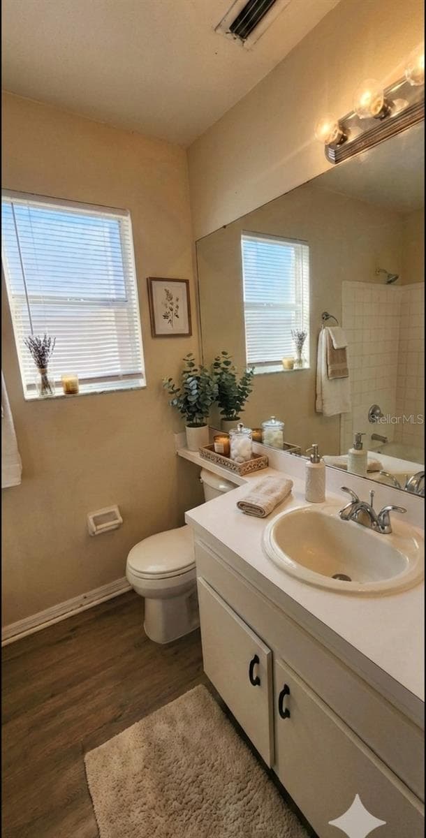 Guest Bathroom - 6050 SCOTCHWOOD GLN #105, ORLANDO