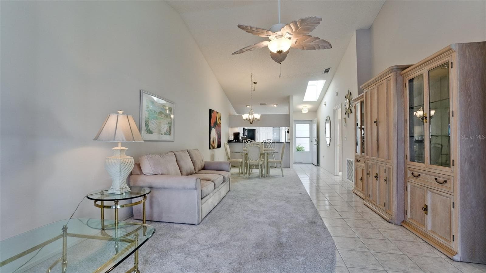 HIGH CEILINGS NEW SKYLIGHT OPEN CONCEPT - 507 SANDERLING CIR, BRADENTON