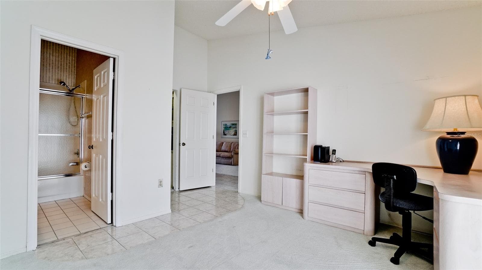 EN SUITE BATHROOM IN 2ND BEDROOM - 507 SANDERLING CIR, BRADENTON