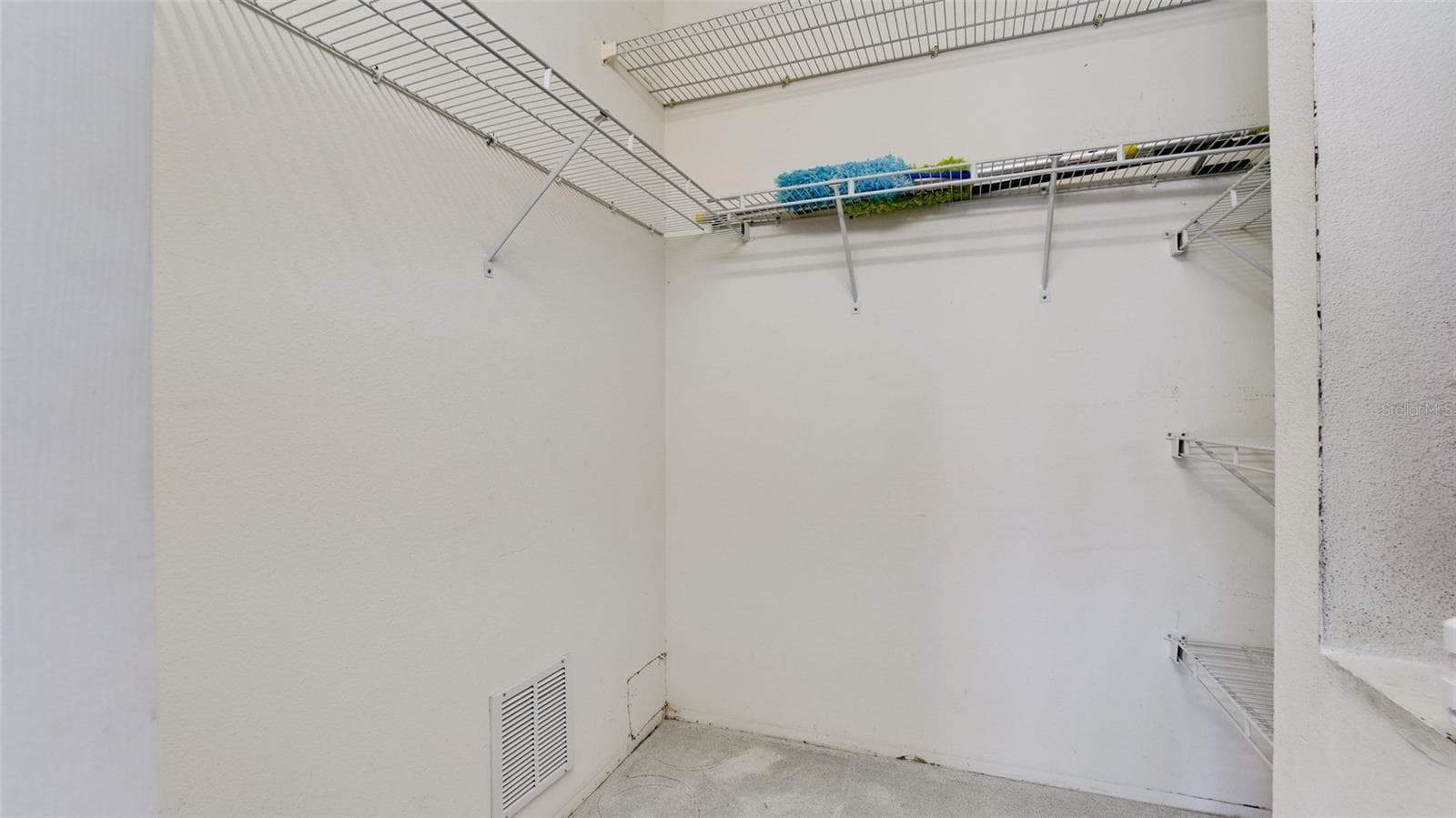 LARGE WALK IN CLOSET - 507 SANDERLING CIR, BRADENTON