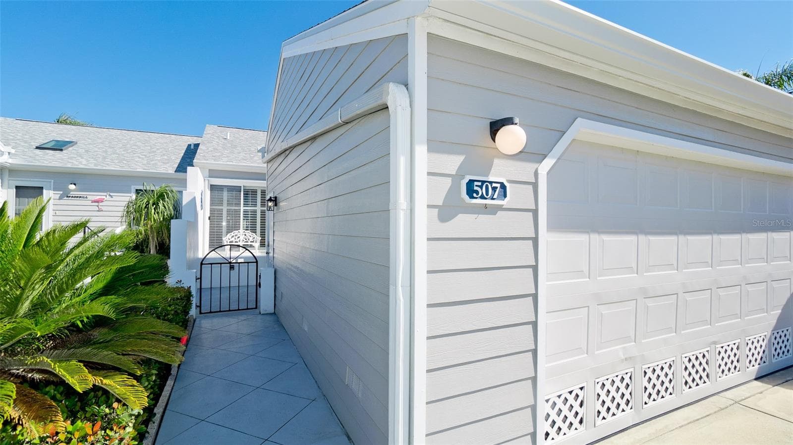 507 SANDERLING CIRCLE IS A VILLA IN AN HOA NEIGHBORHOOD - 507 SANDERLING CIR, BRADENTON