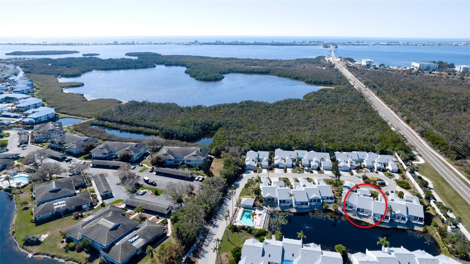 GREAT LOCATION NEAR THE BEACHES - 507 SANDERLING CIR, BRADENTON