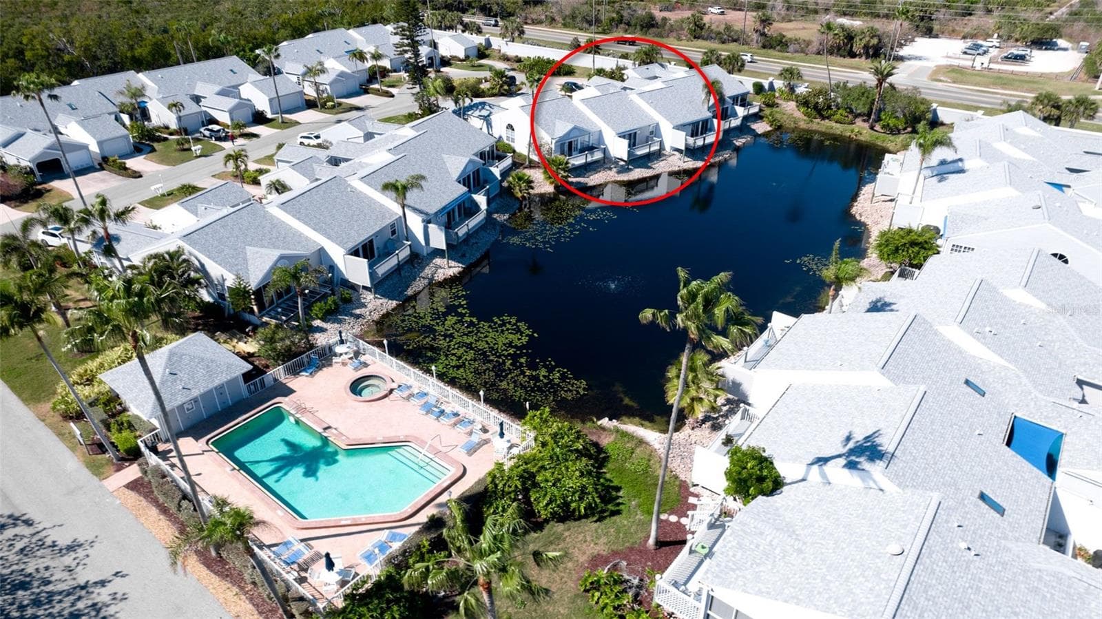 NEIGHBORHOOD POOL HEATED IN WINTER CHILLED IN SUMMER PLUS SPA - 507 SANDERLING CIR, BRADENTON