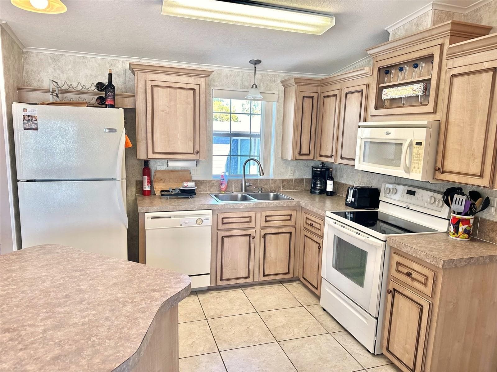 Manufactured Home at 11228 102ND ST N #180, LARGO, photo 5 of 19