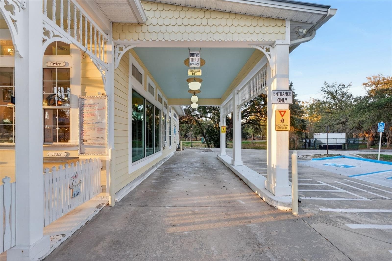 Restaurant at 197 E CHURCH ST, DELAND, photo 8 of 50