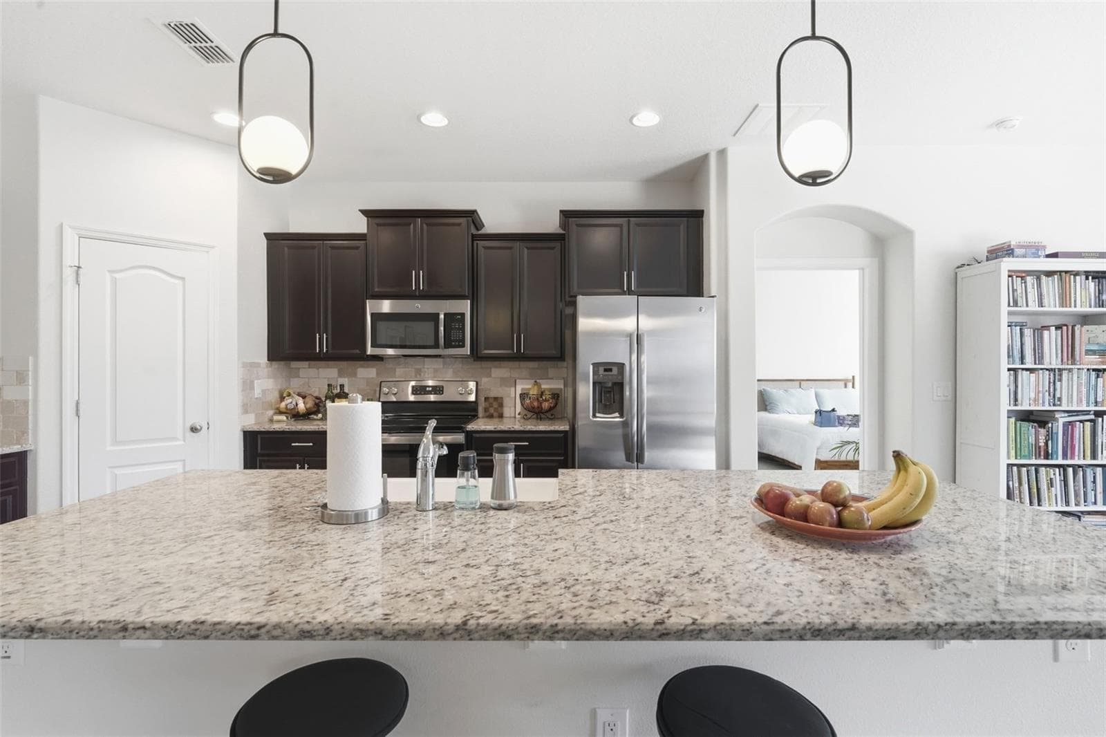 Single Family Residence at 404 W VICTORIA TRAILS BLVD, DELAND, photo 12 of 50