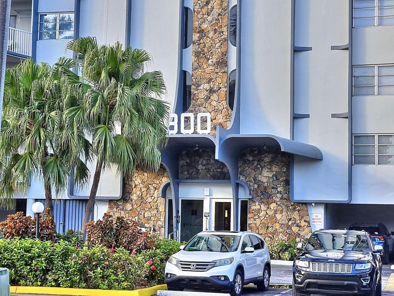 300 DIPLOMAT PKWY #203