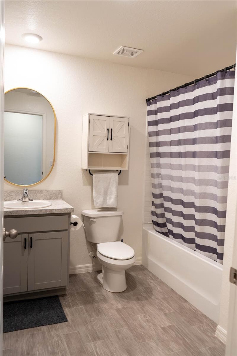 Guest Bathroom - 22226 STATE AVE, PORT CHARLOTTE