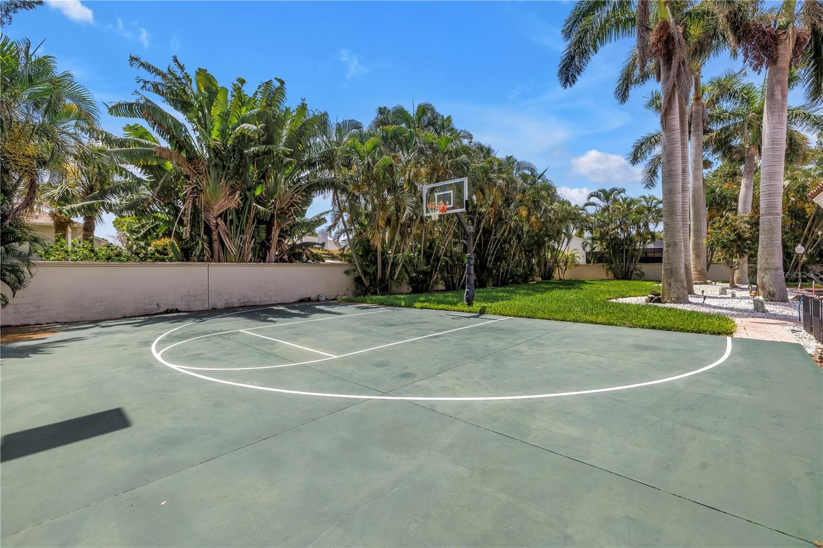 Private Basketball Court - 4930 SANDPIPER LN S, ST PETERSBURG