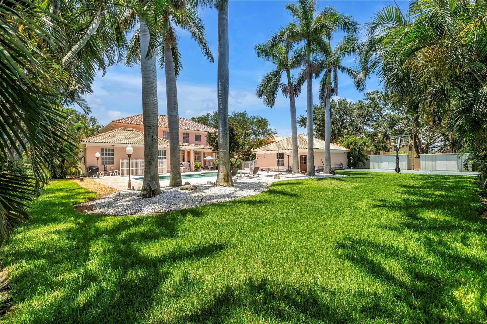 Single Family Residence at 4930 SANDPIPER LN S, ST PETERSBURG, photo 32 of 45