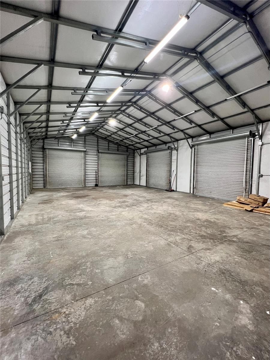 Huge 30x60 workshop - 15639 SETH COUNTRY LN, WIMAUMA
