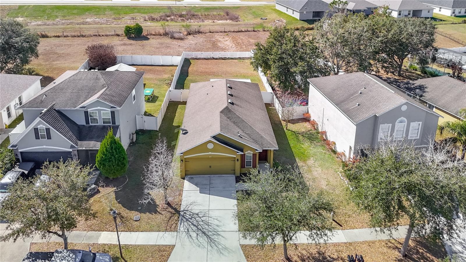 Single Family Residence at 13221 WATERFORD CASTLE DR, DADE CITY, photo 2 of 59