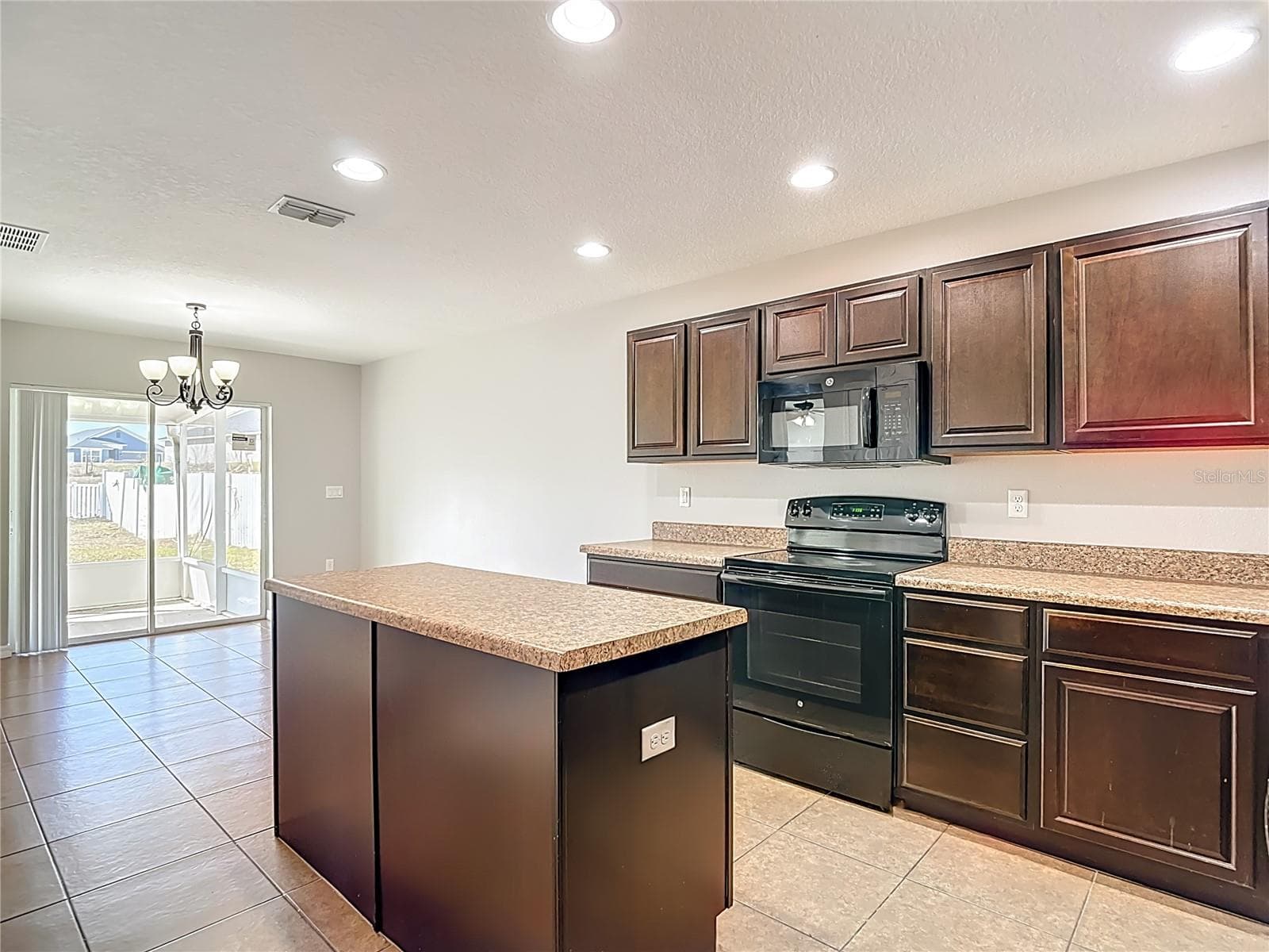 Single Family Residence at 13221 WATERFORD CASTLE DR, DADE CITY, photo 14 of 59