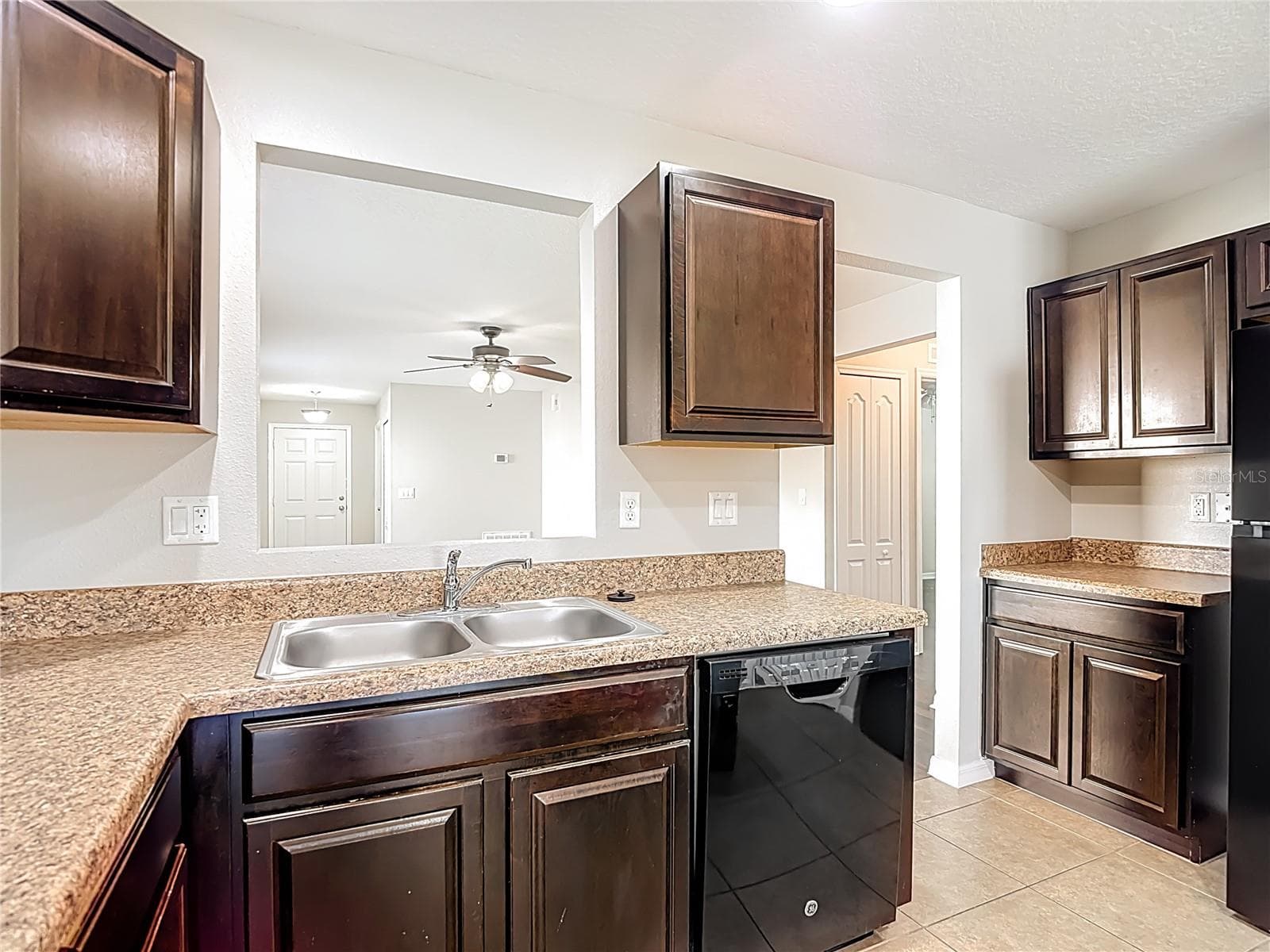 Single Family Residence at 13221 WATERFORD CASTLE DR, DADE CITY, photo 18 of 59