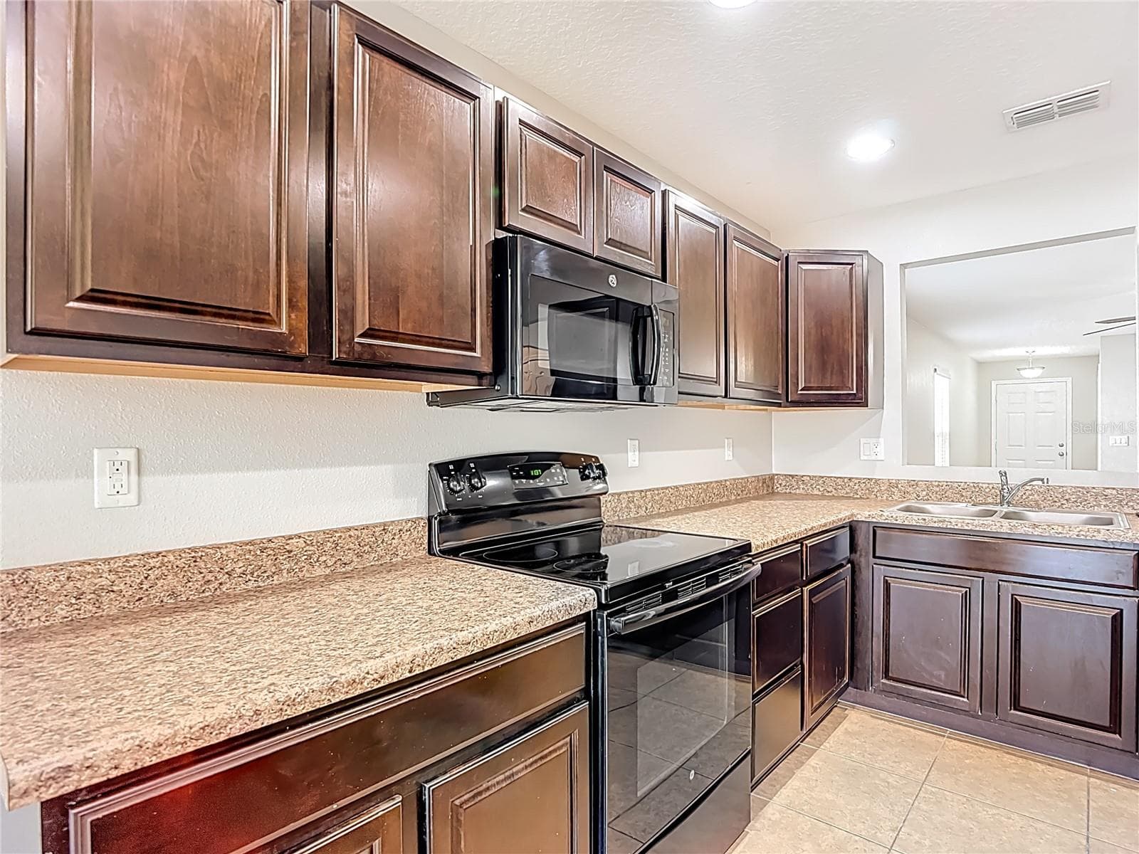 Single Family Residence at 13221 WATERFORD CASTLE DR, DADE CITY, photo 20 of 59