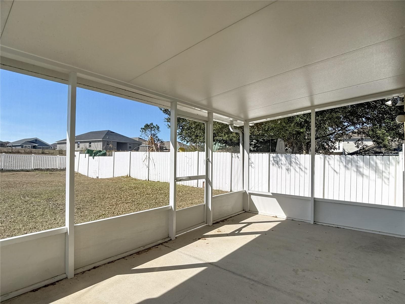 Single Family Residence at 13221 WATERFORD CASTLE DR, DADE CITY, photo 53 of 59