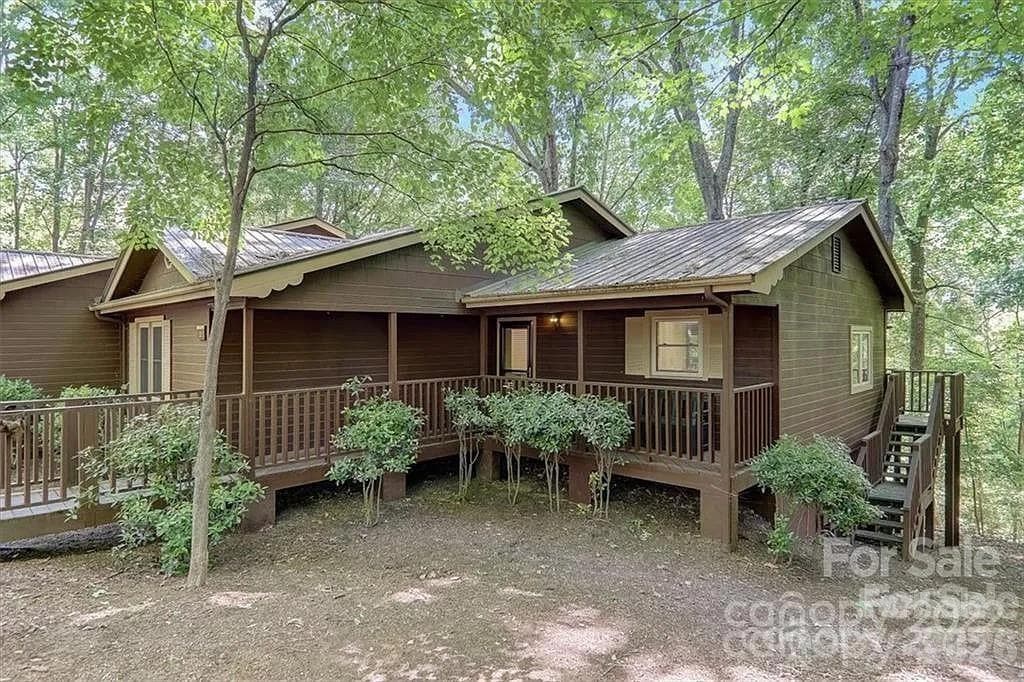 Townhouse at Lake Lure, photo 2 of 30
