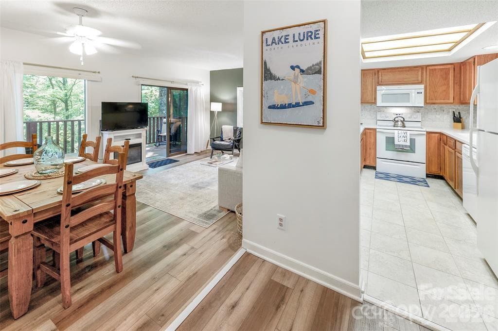 Townhouse at Lake Lure, photo 4 of 30