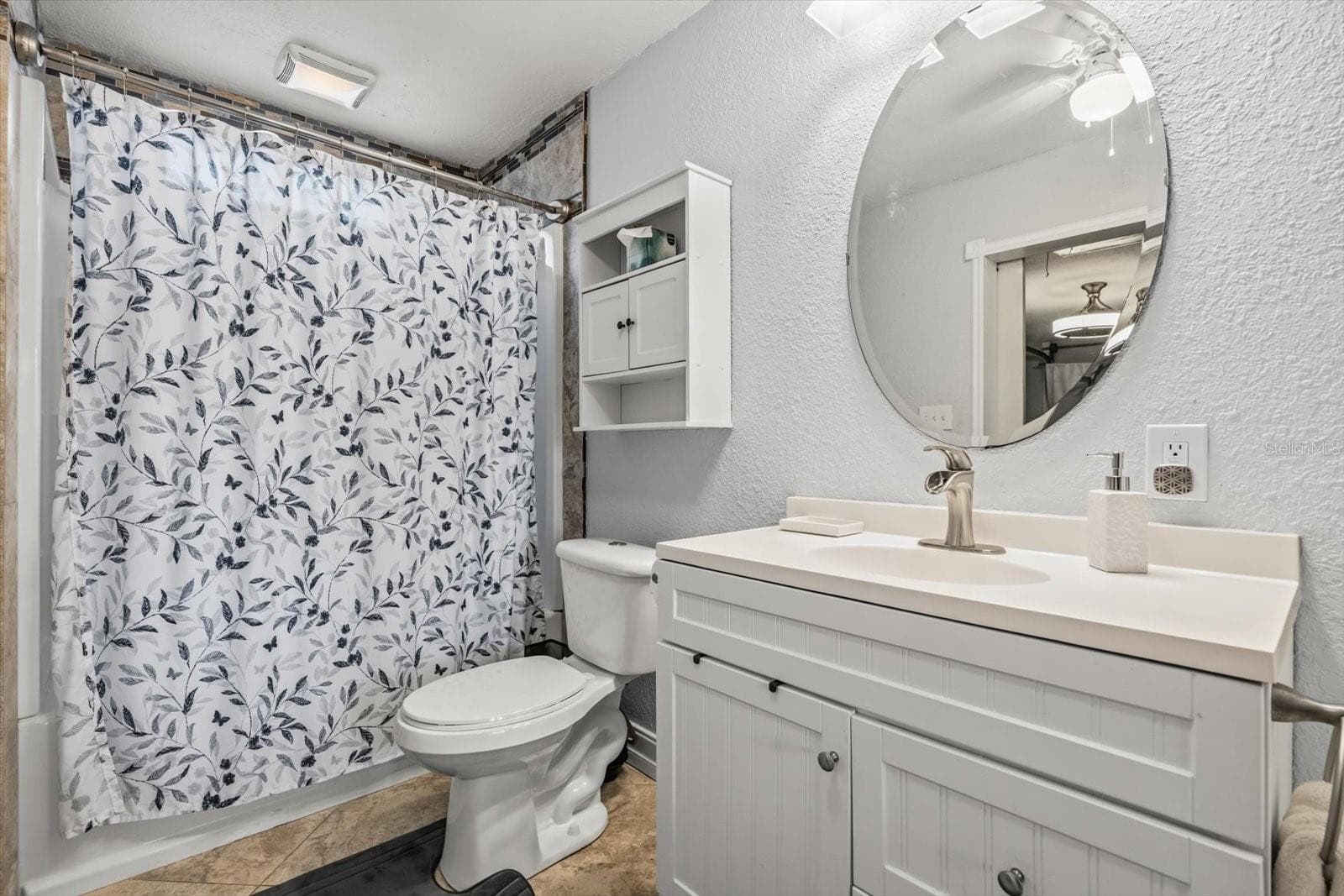 Guest Cottage Full Bathroom #3 - 918 W SMITH ST, ORLANDO