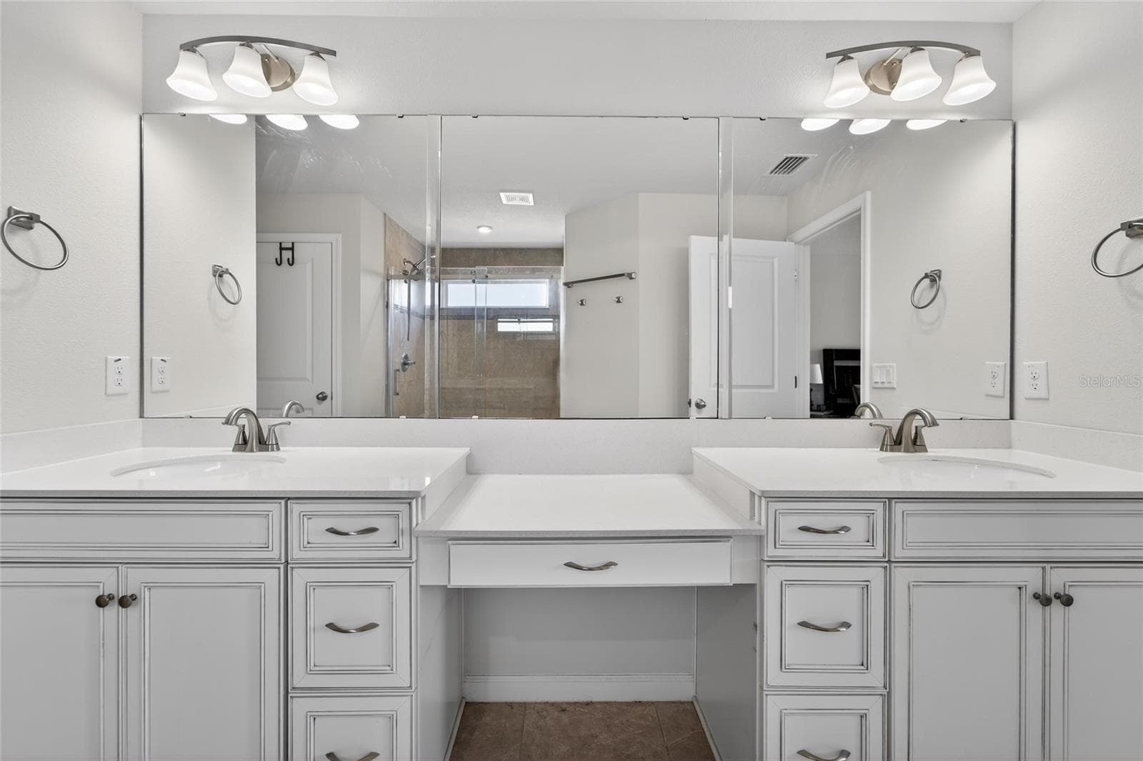 Single Family Residence at 12273 BLUE PACIFIC DR, RIVERVIEW, photo 33 of 78