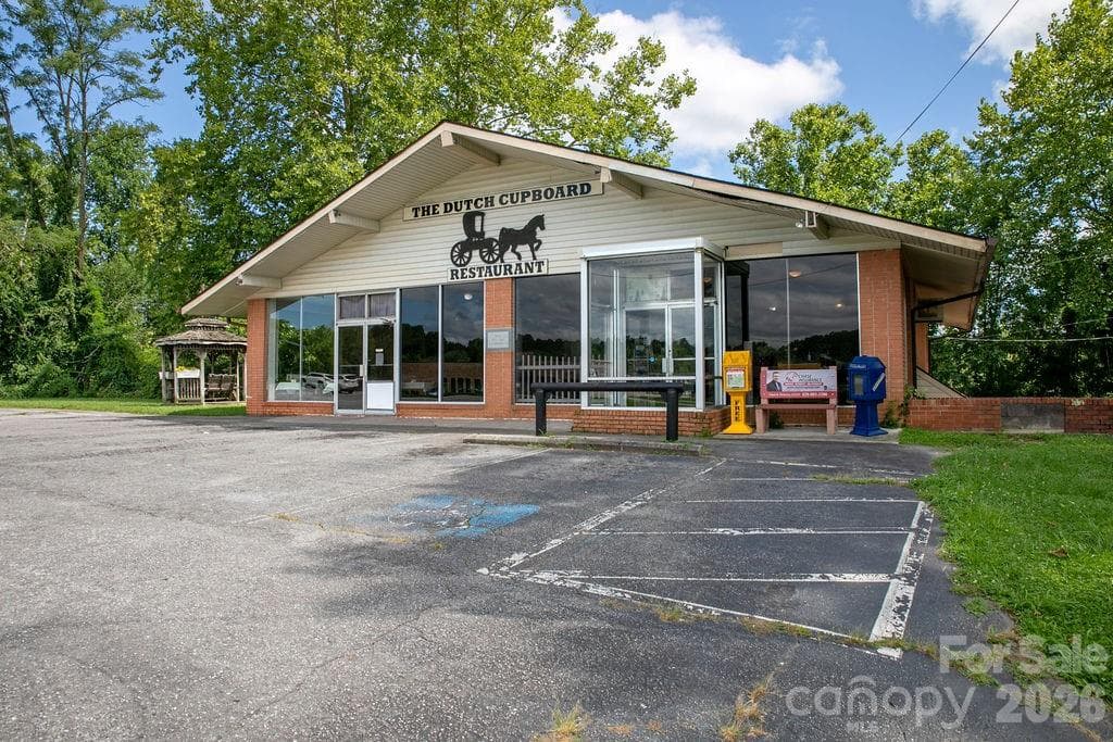 Food/Beverage at 6500 Brevard Road, Etowah, photo 9 of 31