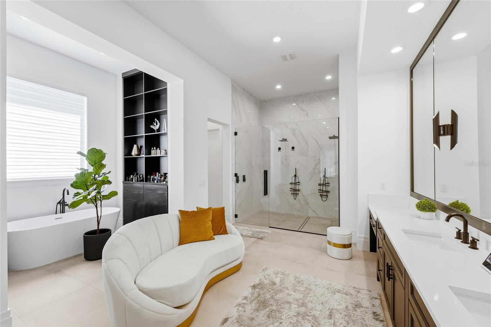 Single Family Residence at 16848 VINCI WAY, BELLA COLLINA, photo 16 of 32