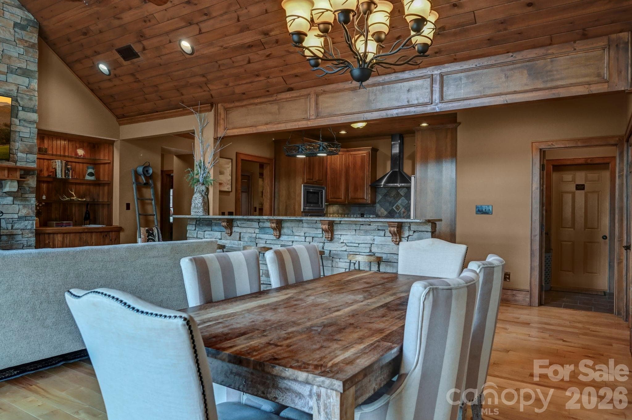 Single Family Residence at 1226 Grouse Moor Drive, Sugar Mountain, photo 19 of 50