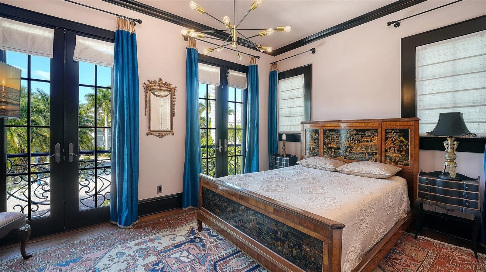 Guest suite with dramatic floor-to-ceiling windows - 513 VILLA ROSA WAY, ANNA MARIA