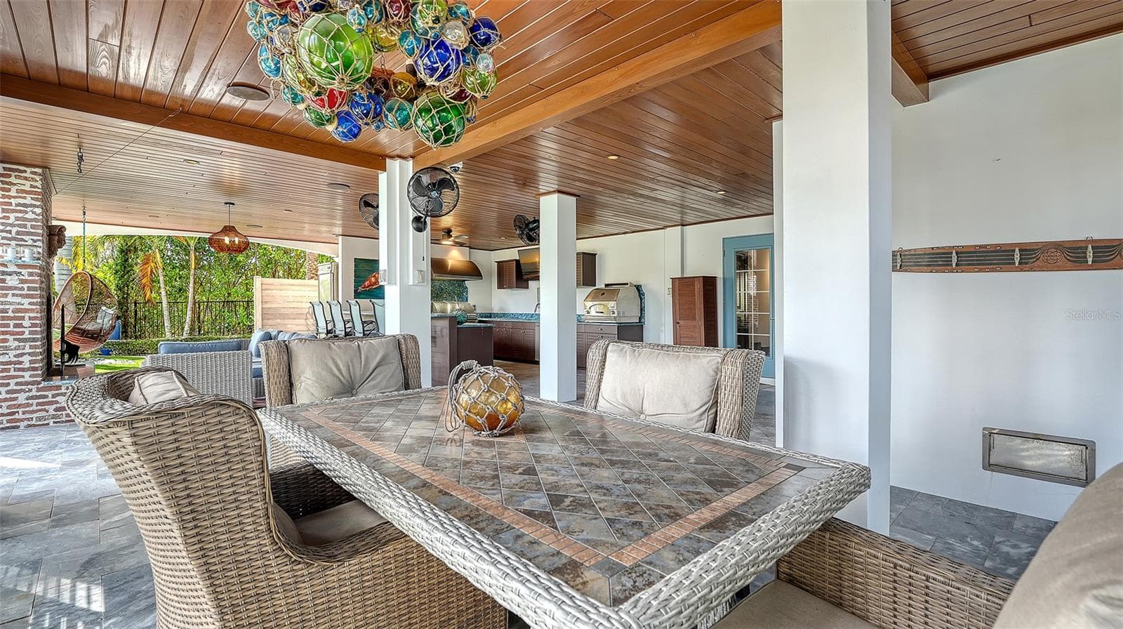Entertain effortlessly in covered outdoor living - 513 VILLA ROSA WAY, ANNA MARIA