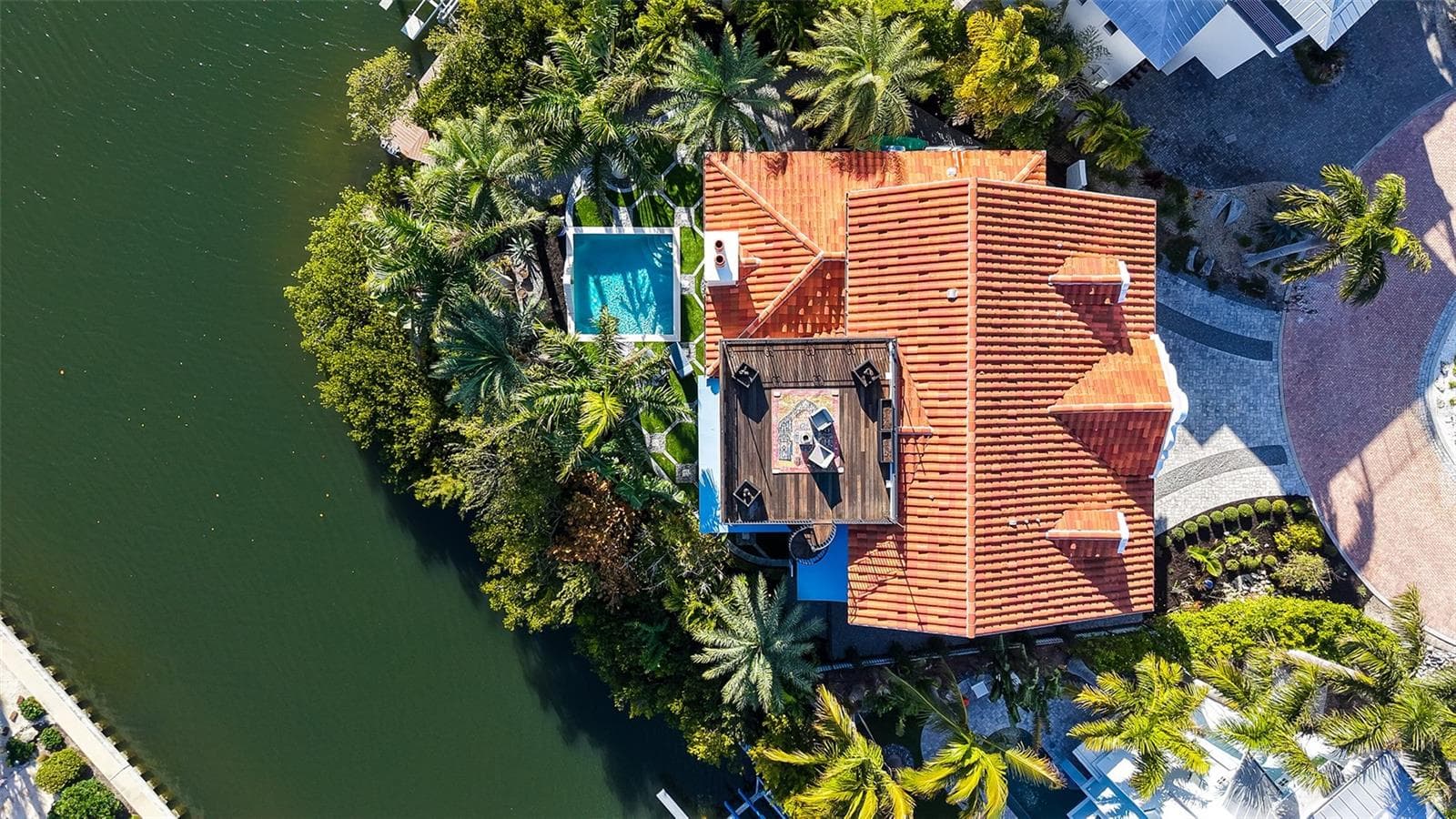 Exclusive waterfront estate surrounded by tropical privacy - 513 VILLA ROSA WAY, ANNA MARIA