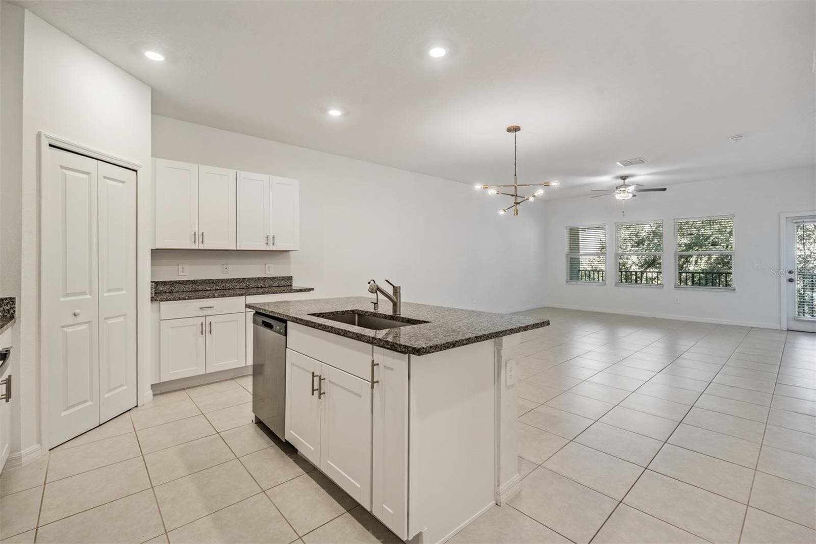 Townhouse at 4607 TUSCAN LOON DR, TAMPA, photo 11 of 50