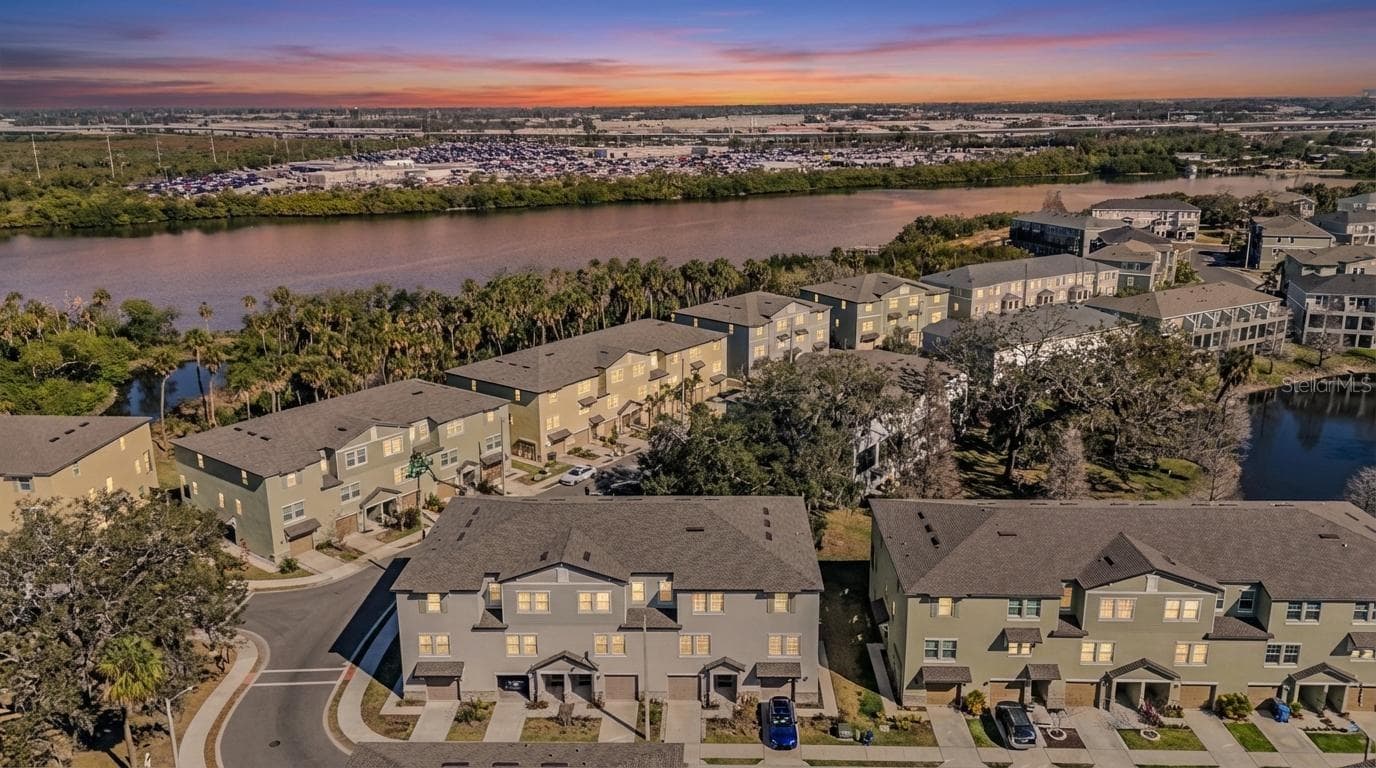 Townhouse at 4607 TUSCAN LOON DR, TAMPA, photo 45 of 50