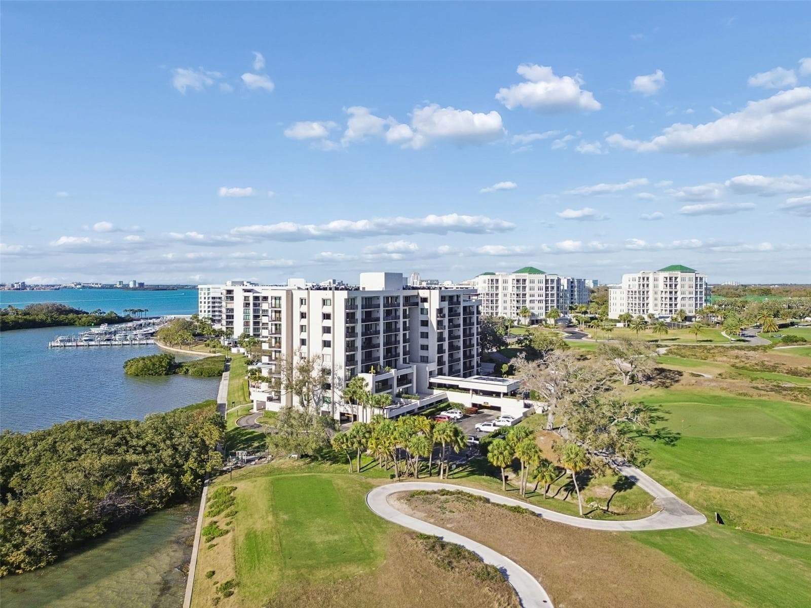 4 Belleview Blvd. has spectacular views of the Intracoastal, Harbor/Bay and the Golf Course! - 4 BELLEVIEW BLVD #701, BELLEAIR