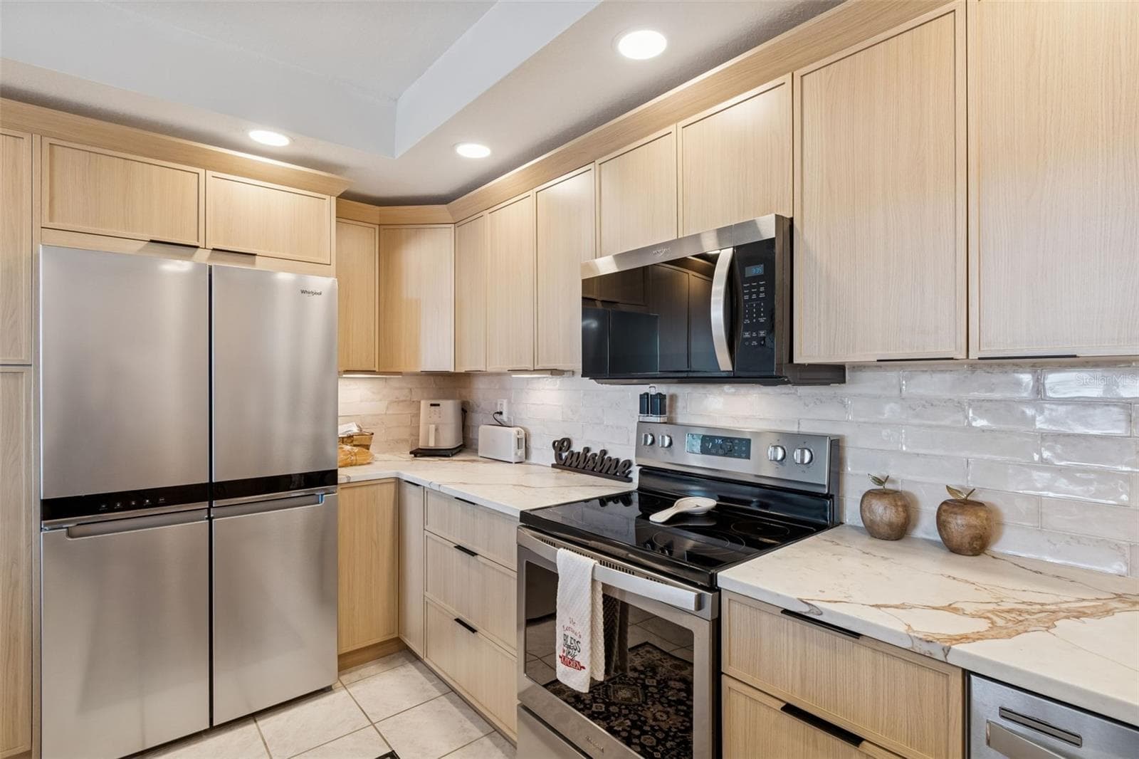 Beautiful and Tons of Storage! - 4 BELLEVIEW BLVD #701, BELLEAIR