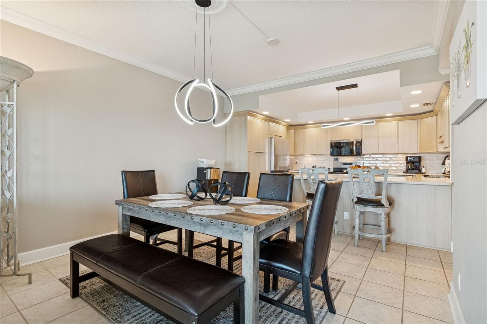 Open floor plan: Kitchen, Dining Room and Living Area - 4 BELLEVIEW BLVD #701, BELLEAIR