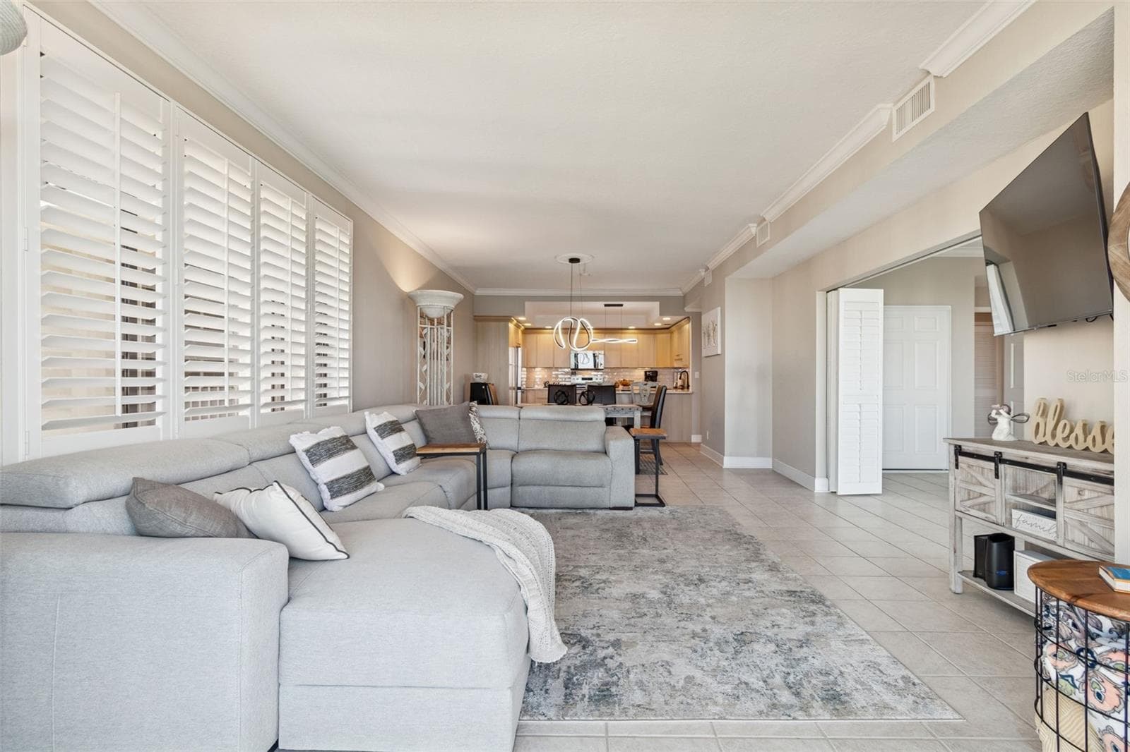 Open flow of Living Room, Dining Room and  new gorgeous Kitchen! - 4 BELLEVIEW BLVD #701, BELLEAIR
