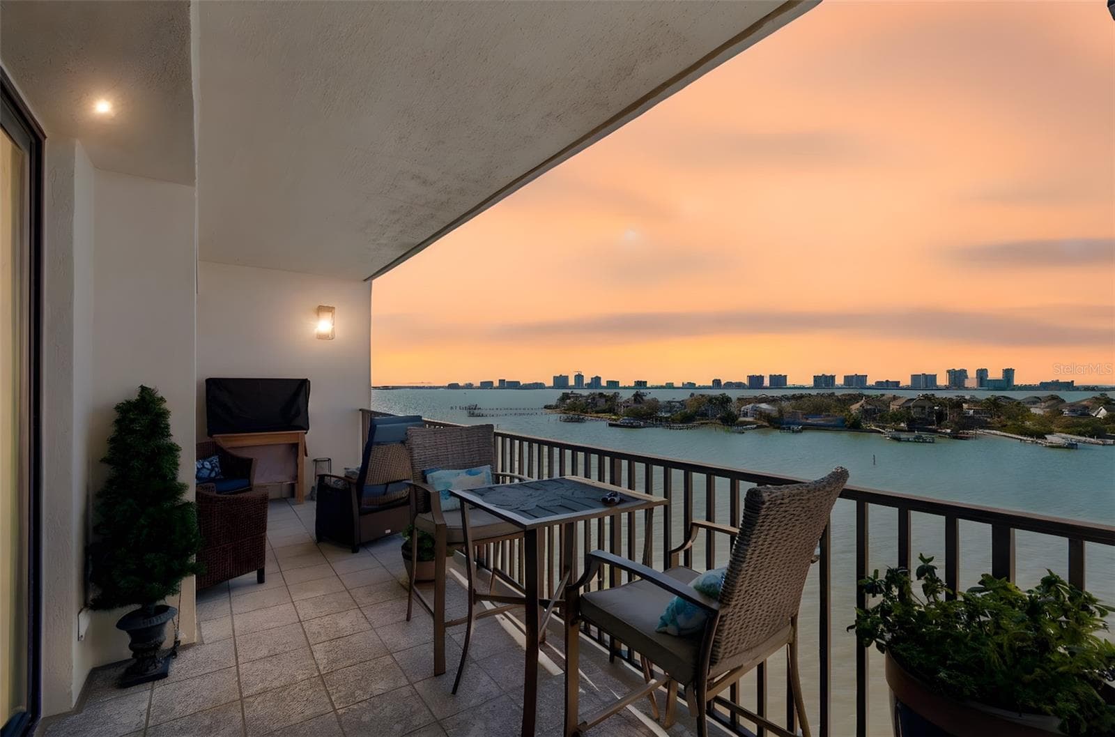 Gorgeous! - 4 BELLEVIEW BLVD #701, BELLEAIR