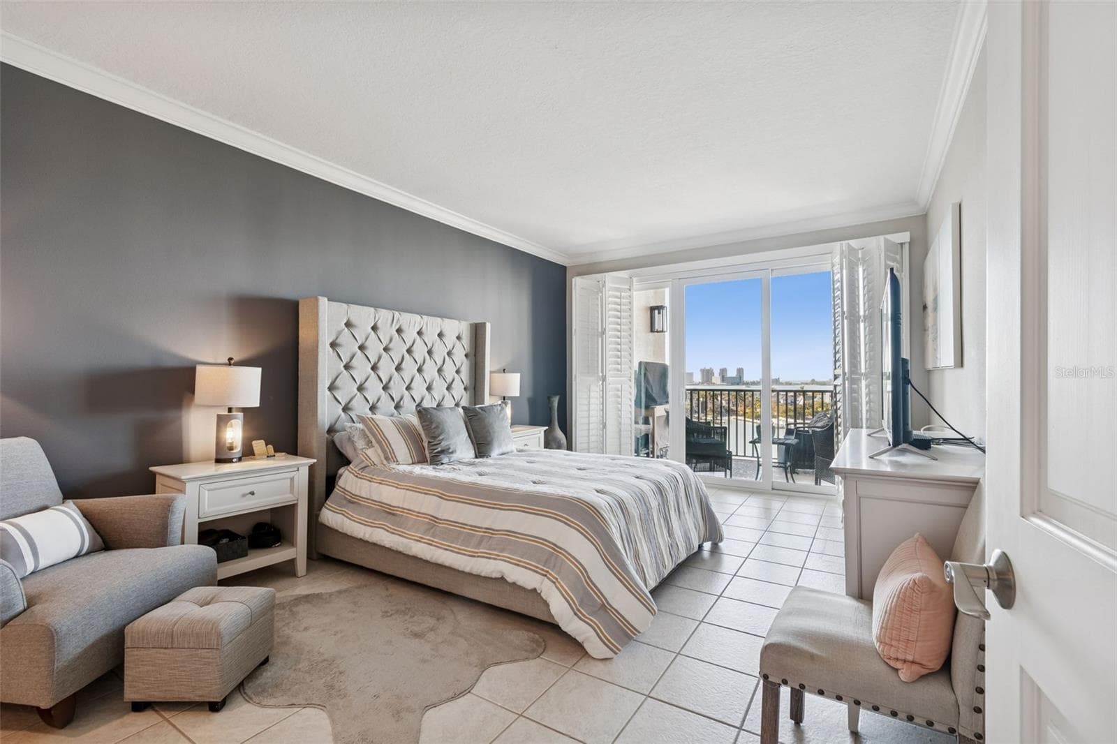 Spacious Master Bedroom with Spectacular views of the Intracoastal, Harbor/Bay! - 4 BELLEVIEW BLVD #701, BELLEAIR