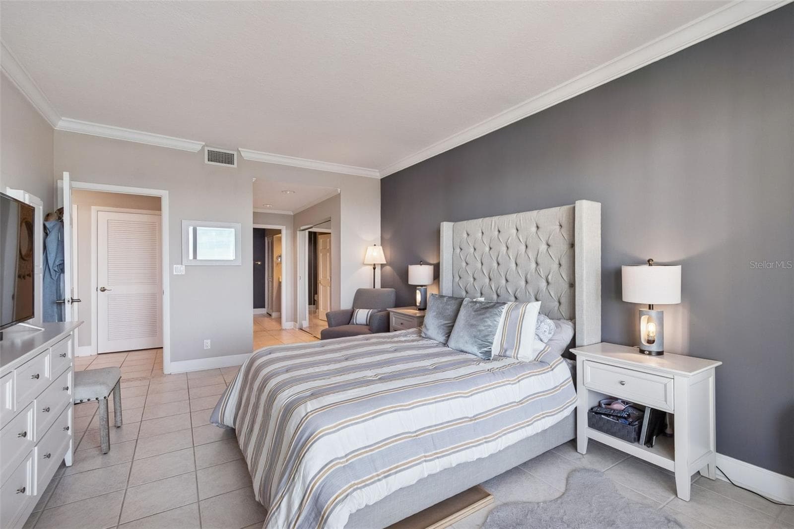 Spacious Master Bedroom with Spectacular views of the Intracoastal, Harbor/Bay! - 4 BELLEVIEW BLVD #701, BELLEAIR