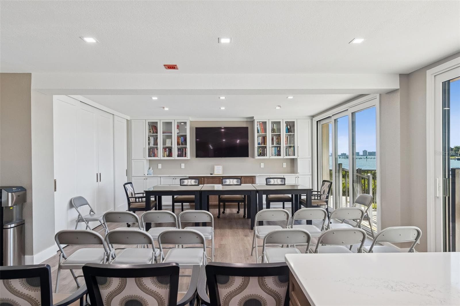 Newly remodeled Club House just steps from the heated pool! - 4 BELLEVIEW BLVD #701, BELLEAIR