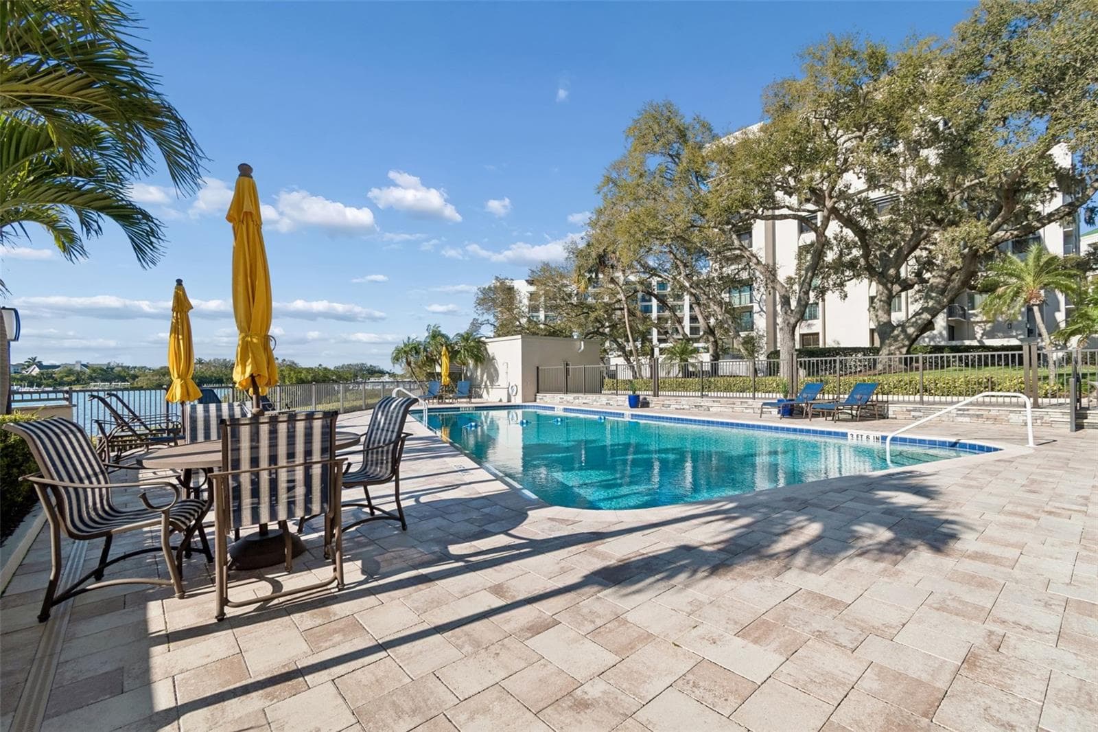 Heated Pool - 4 BELLEVIEW BLVD #701, BELLEAIR