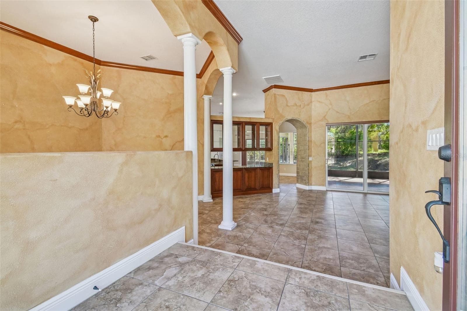 Single Family Residence at 614 VINTAGE WAY, BRANDON, photo 6 of 88