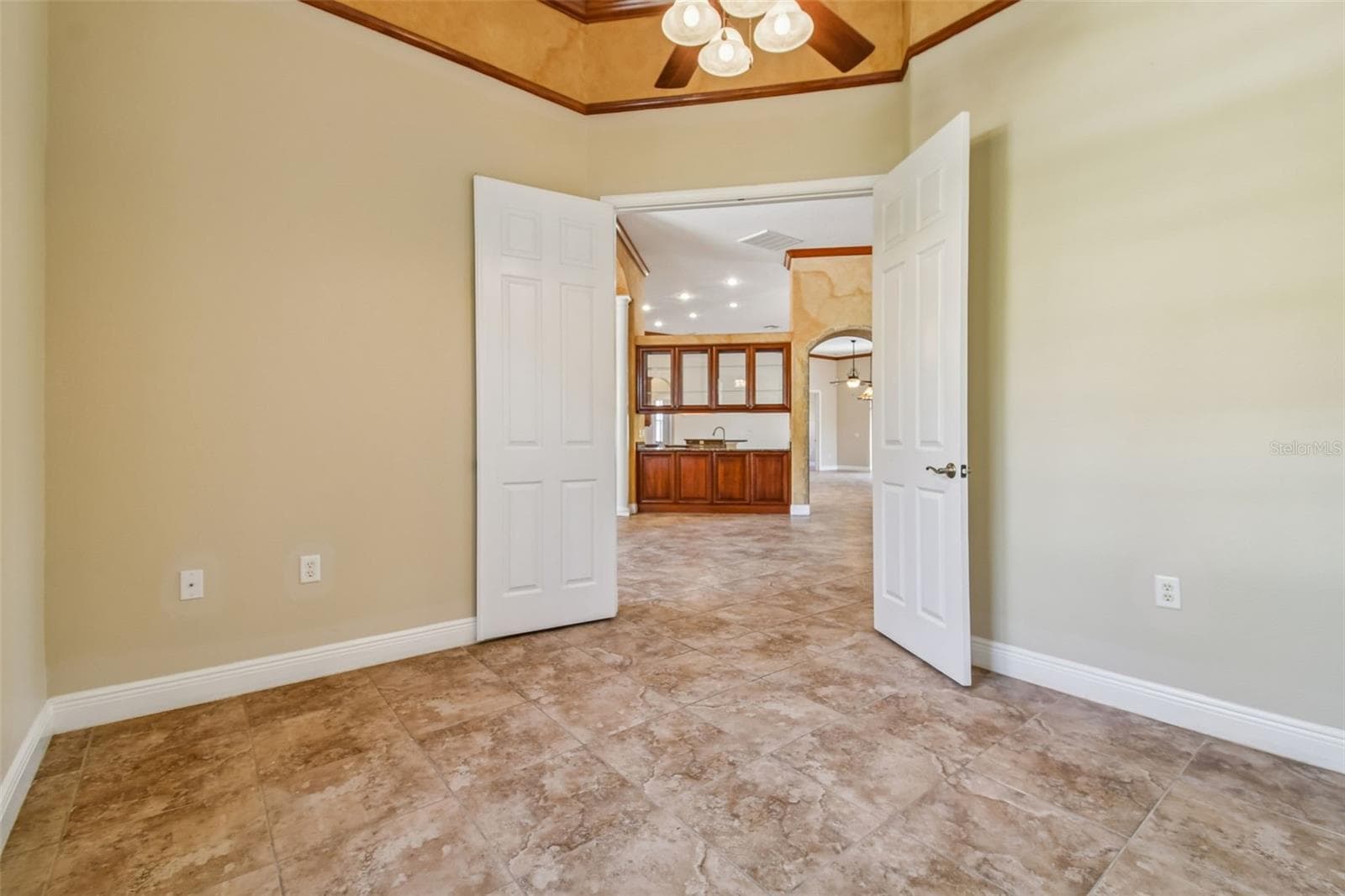 Single Family Residence at 614 VINTAGE WAY, BRANDON, photo 11 of 88