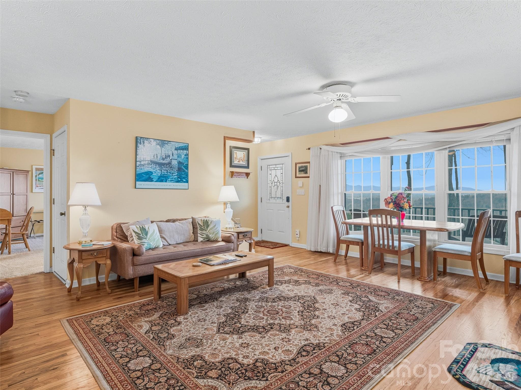 Single Family Residence at 24 Abbey Lane, Hendersonville, photo 11 of 43