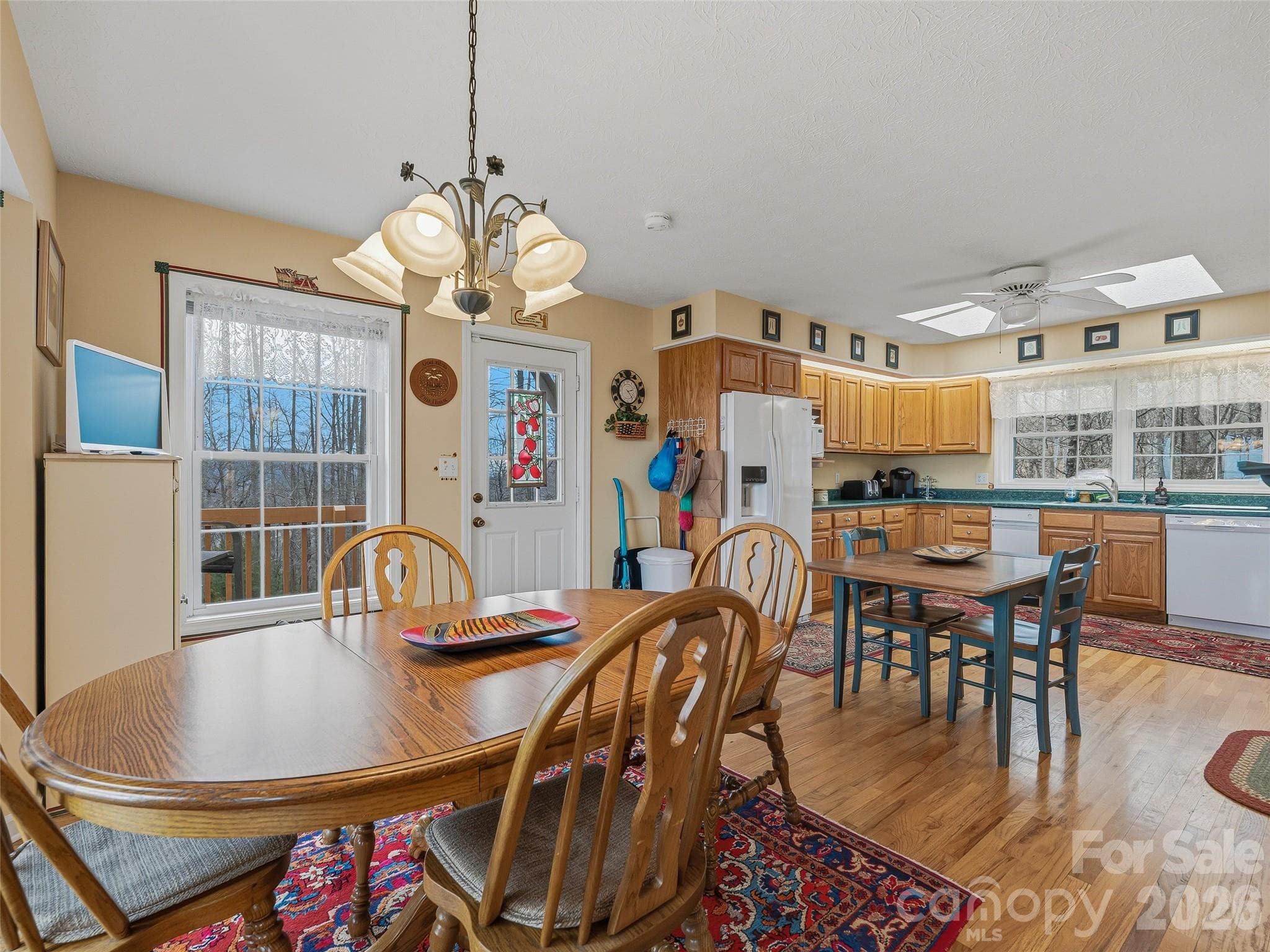 Single Family Residence at 24 Abbey Lane, Hendersonville, photo 17 of 43