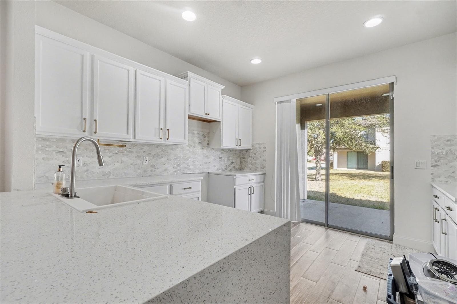 Single Family Residence at 406 CAPRON ASH LOOP, CASSELBERRY, photo 5 of 15