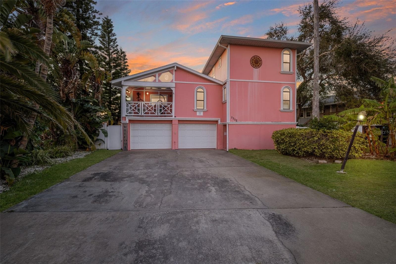 2302 BAY BLVD