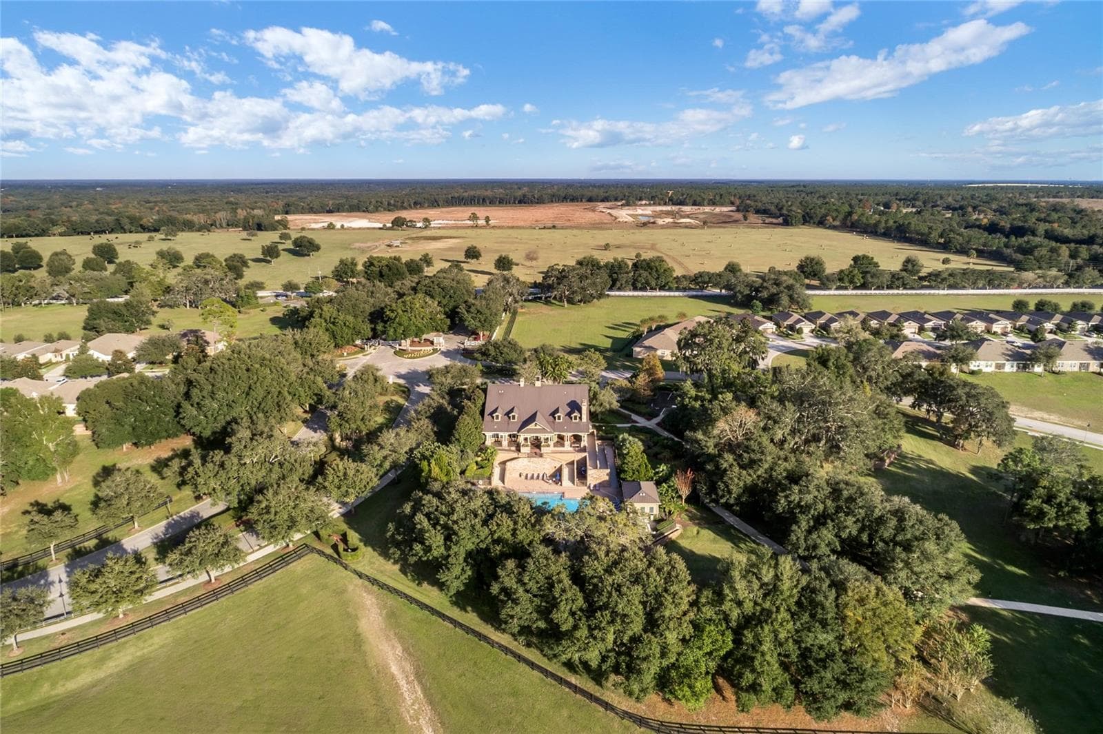Community trails throughout the neighborhood. - 30337 GIDRAN TER, MOUNT DORA