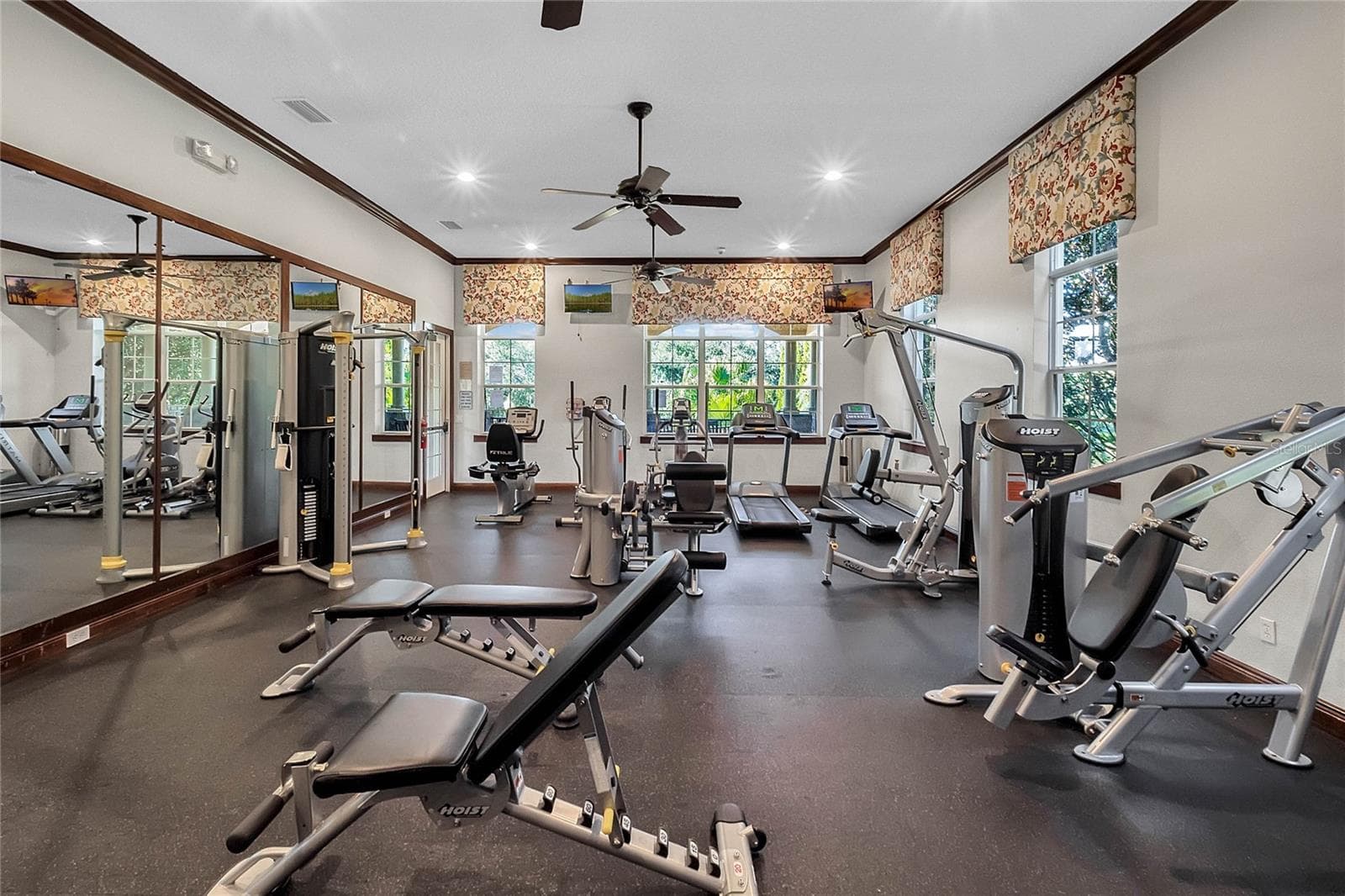 Community center fitness room - 30337 GIDRAN TER, MOUNT DORA